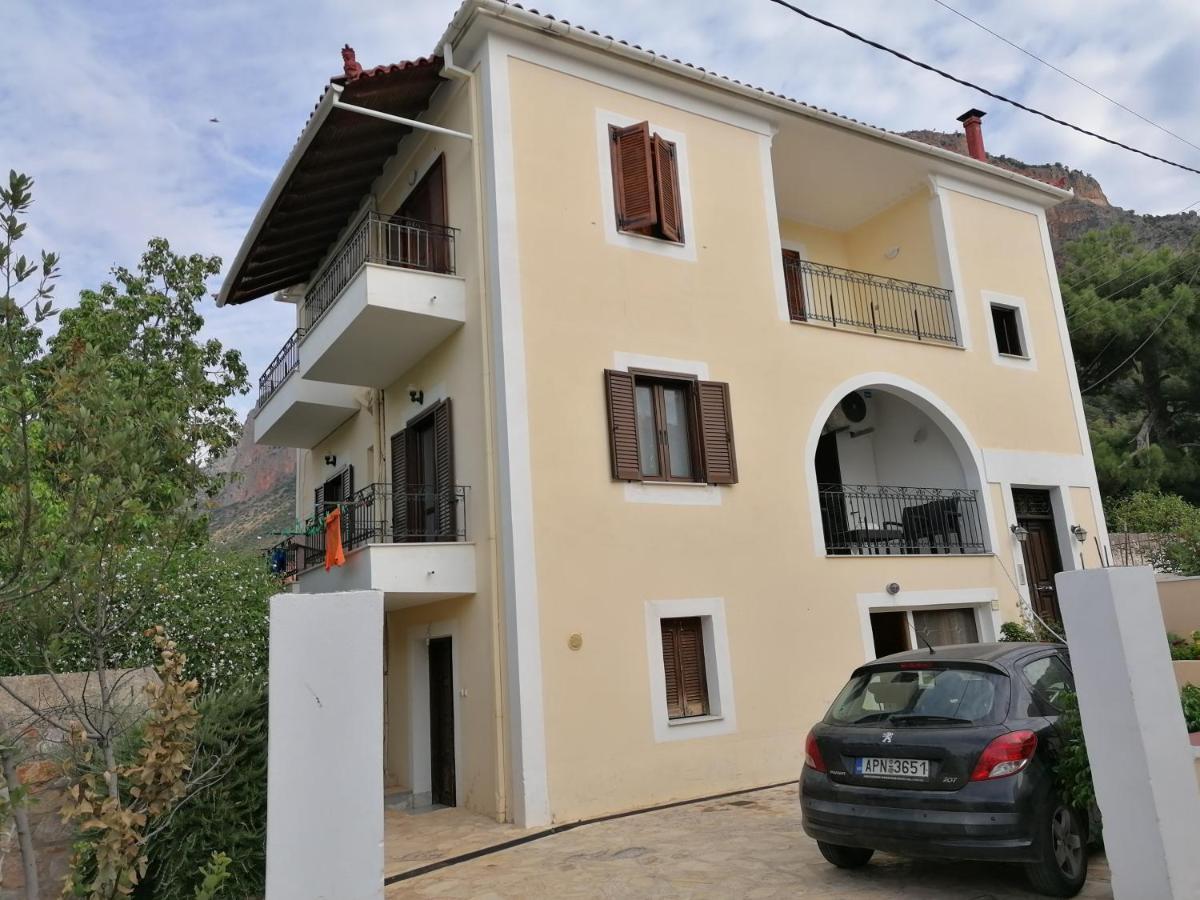 Apartment Theodoros Leonídion Exteriör bild